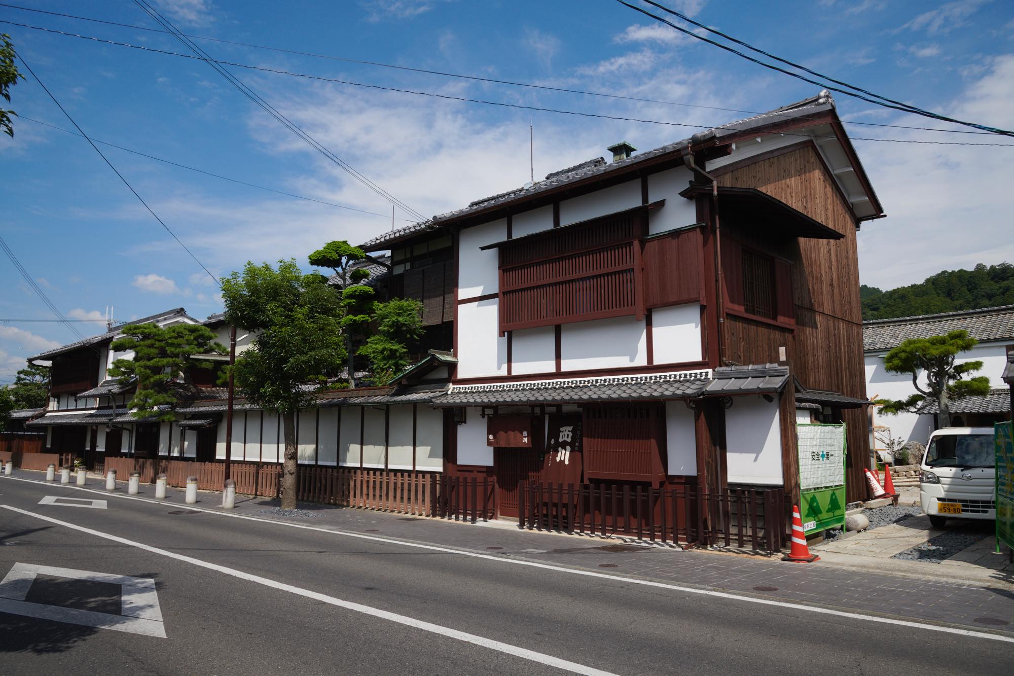 西川株式会社直営ショップ「西川近江八幡店」〜創業の地にふさわしい空間作り