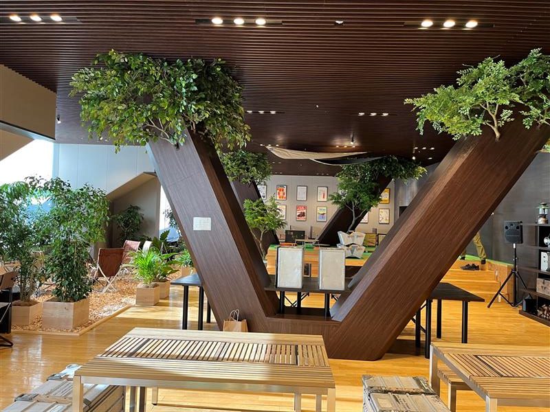 安田不動産・ワテラスタワー～「自然を感じる。キャンピングオフィスで創る共用空間」
